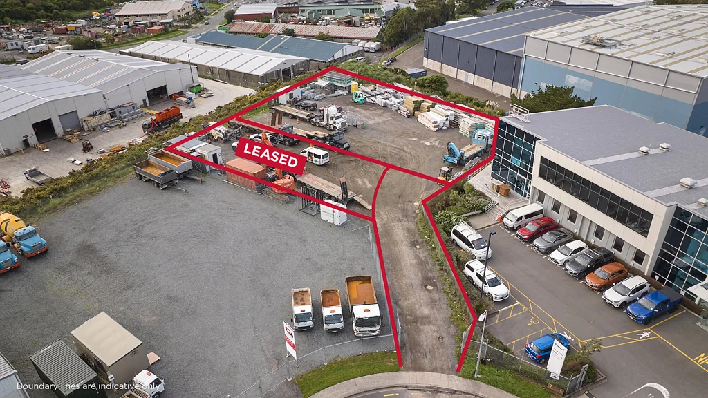 Elsdon  Yard In Porirua