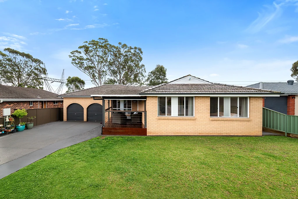 10 Fergusson Street, Glenfield, NSW 2167