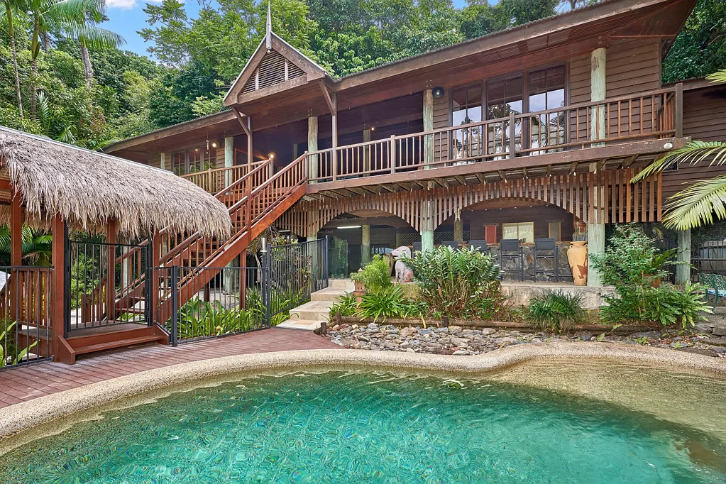Caravonica 4Moenga Rainforest Retreat with Breathtaking Views to the Coral Sea