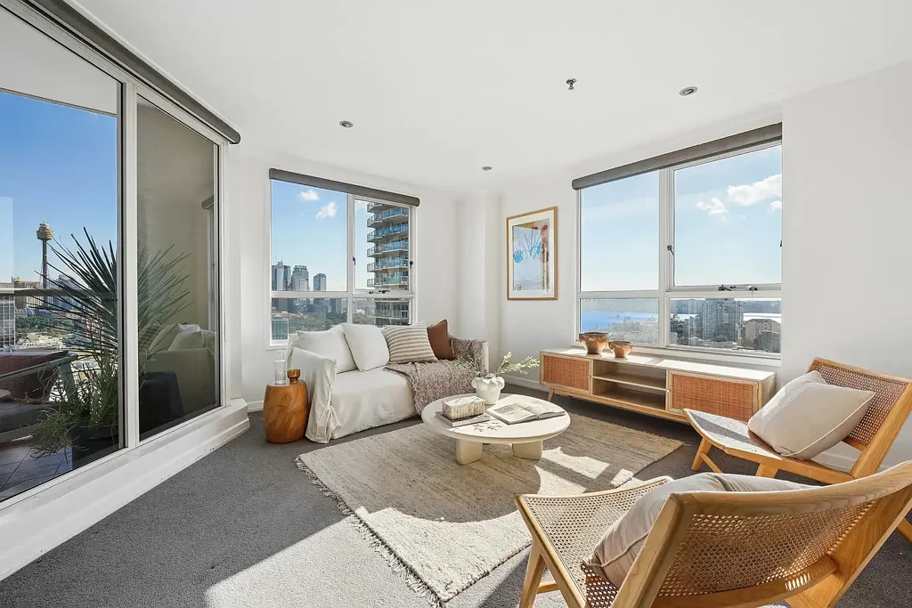 Unfurnished 3 bed apartment / amazing Sydney views