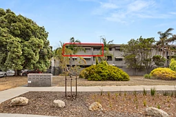 40/40 Reynolds Way, Withers