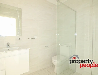25A Hibiscus Crescent, Macquarie Fields, NSW 2564, 2 ਕਮਰੇ, 1 ਬਾਥਰੂਮ, House