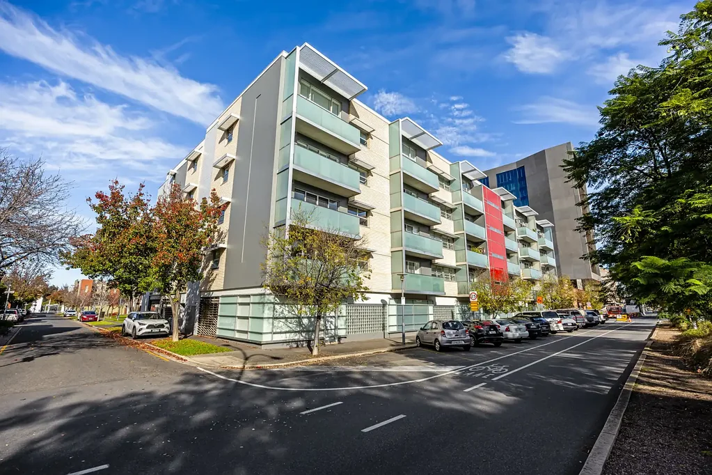Adelaide 2ห้องนอน Elevate your lifestyle from this premiere location on Halifax Street