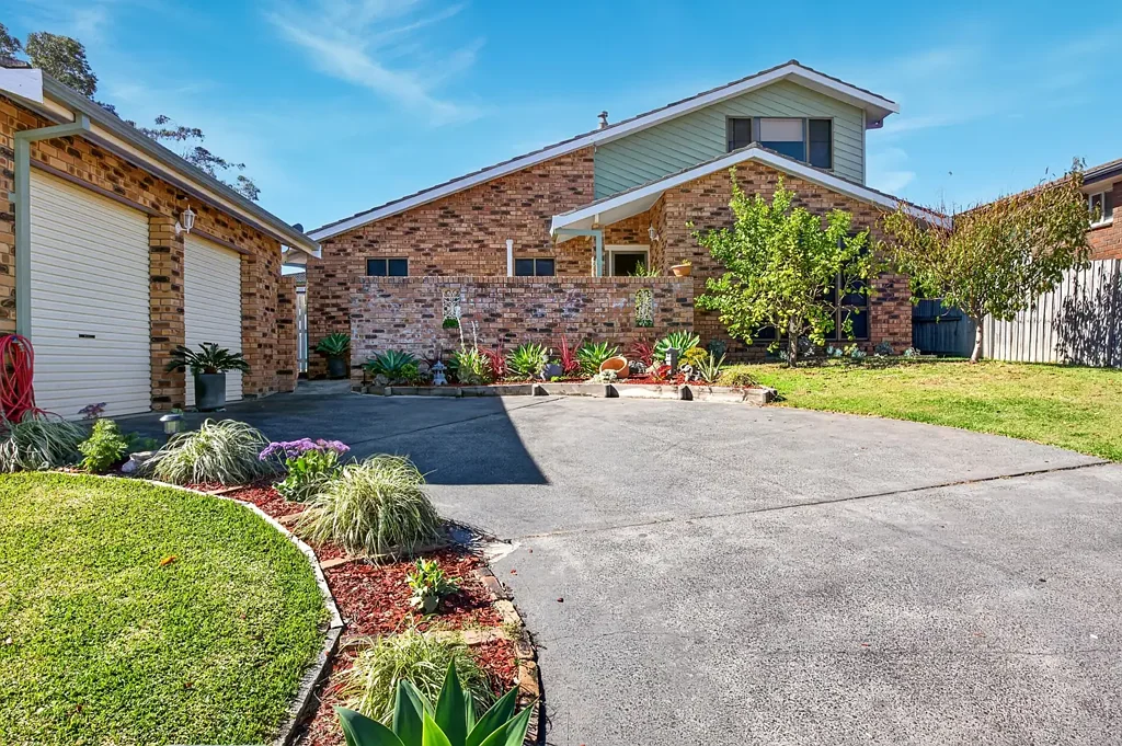 Gorokan 3房  Flexible Family Living with Poolside Entertaining & Future Potential in Quiet Cul-De-Sac