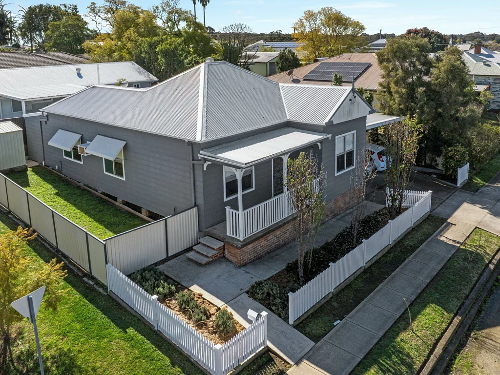 Cessnock 4બેડરૂમ Position, Space and Cessnock Views