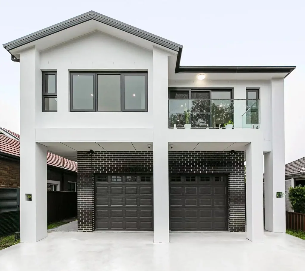 Four Bedroom Duplex In Prime Location