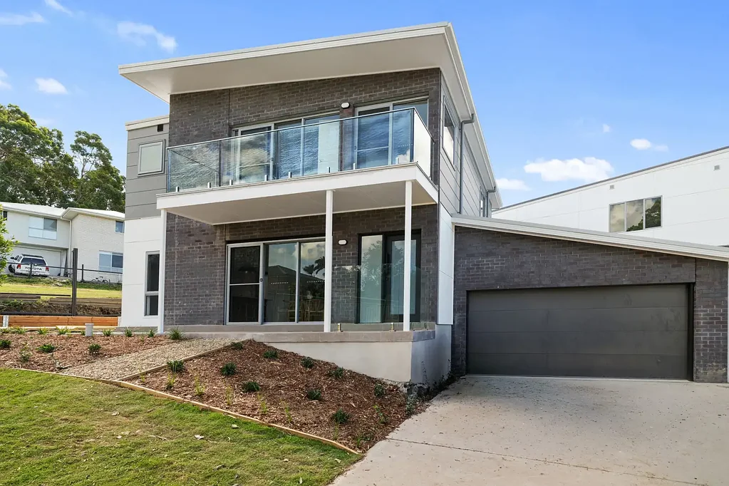 Mount Hutton 3房  Put simply, enjoy the benefits of a freestanding townhouse