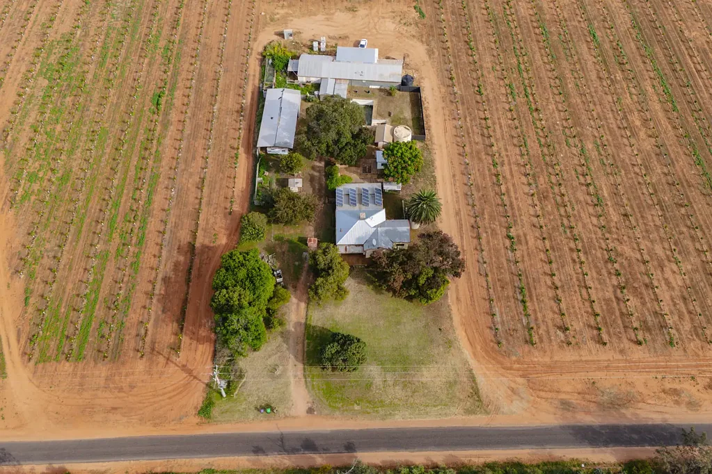 Red Cliffs  Space, privacy & endless potential.