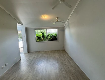 10/11 Monash Rd, Loganlea, Brisbane - Southern Region, 2 phòng ngủ, 1 phòng tắm, Unit