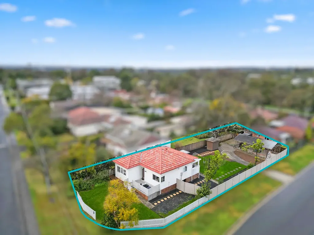 Mount Colah 3Kwarto North-Facing Corner Gem with Unlimited Potential