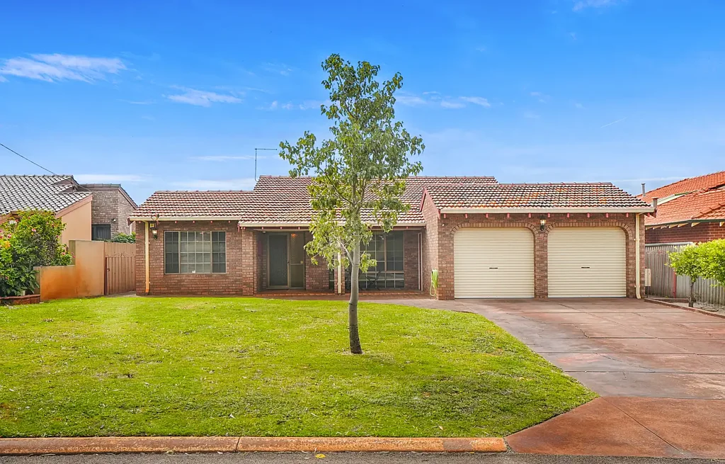 Stirling 4Moenga Parkside Position, Family Proportions & 728sqm of Potential