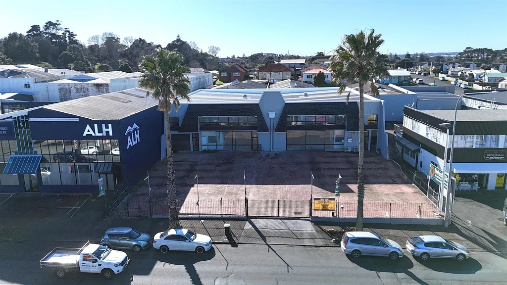 Otahuhu High-Profile Site | Lease One or Both