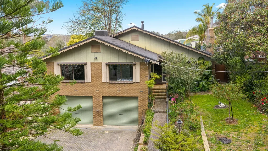 Eltham North 4 Bedroom Exciting 1058m2 Allotment In A Premier Location
