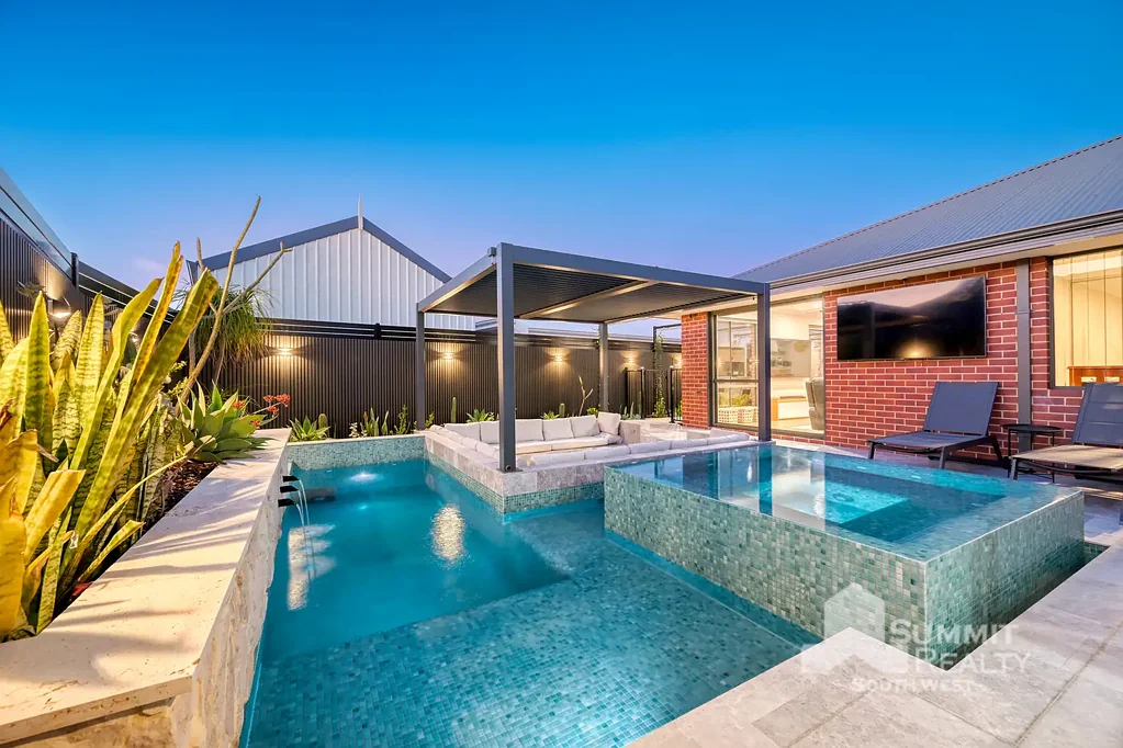 Australind 4બેડરૂમ Resort Style Living