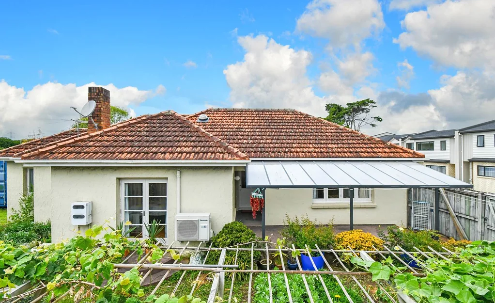 Papatoetoe 3chambre YES!! I'm just 18 (with '50 years' experience)