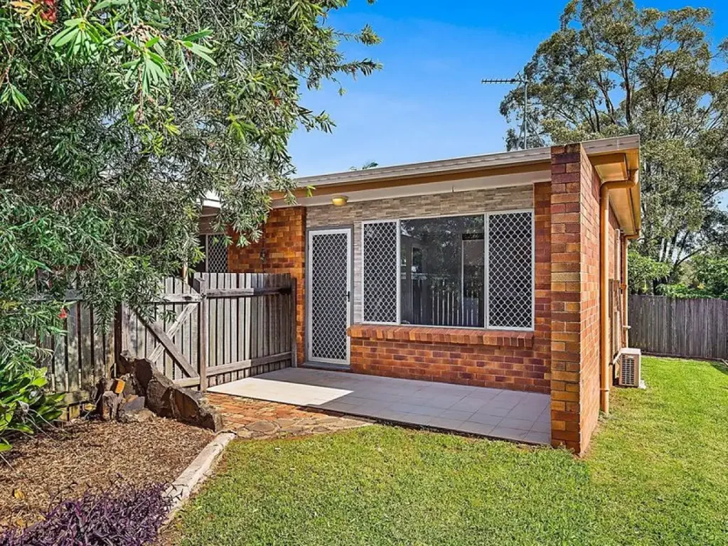 Prime Location! Stylish 2-Bedroom Unit Near the City & Eastside Schools