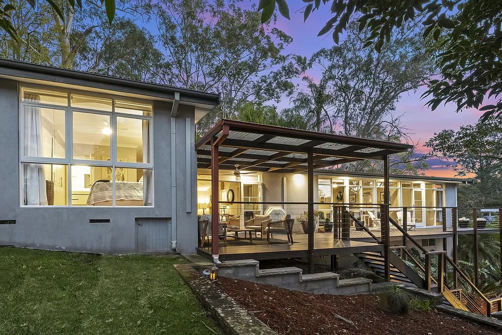 Wahroonga 4 Bedroom Private and peaceful, character home with a sublime view