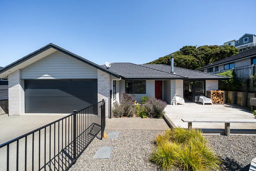 8 Topsail Way, Whitby, Porirua, Wellington