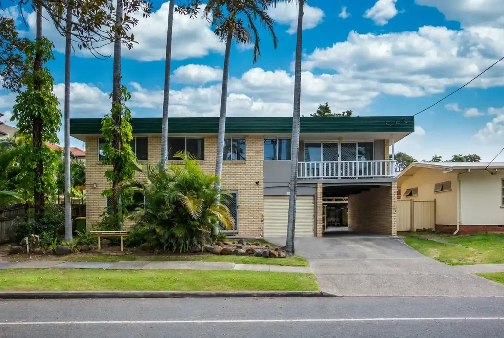 Coastal Living in the Heart of Surfers Paradise