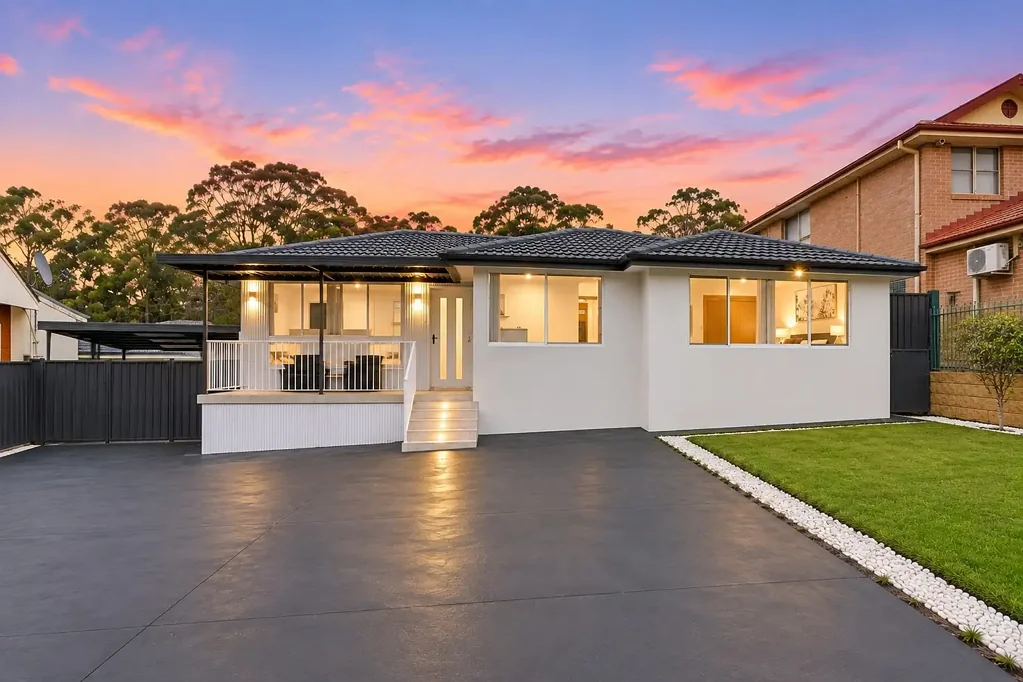 Mount Pritchard 6બેડરૂમ Impressive Family Home with Dual Living Potential on 670.3sqm