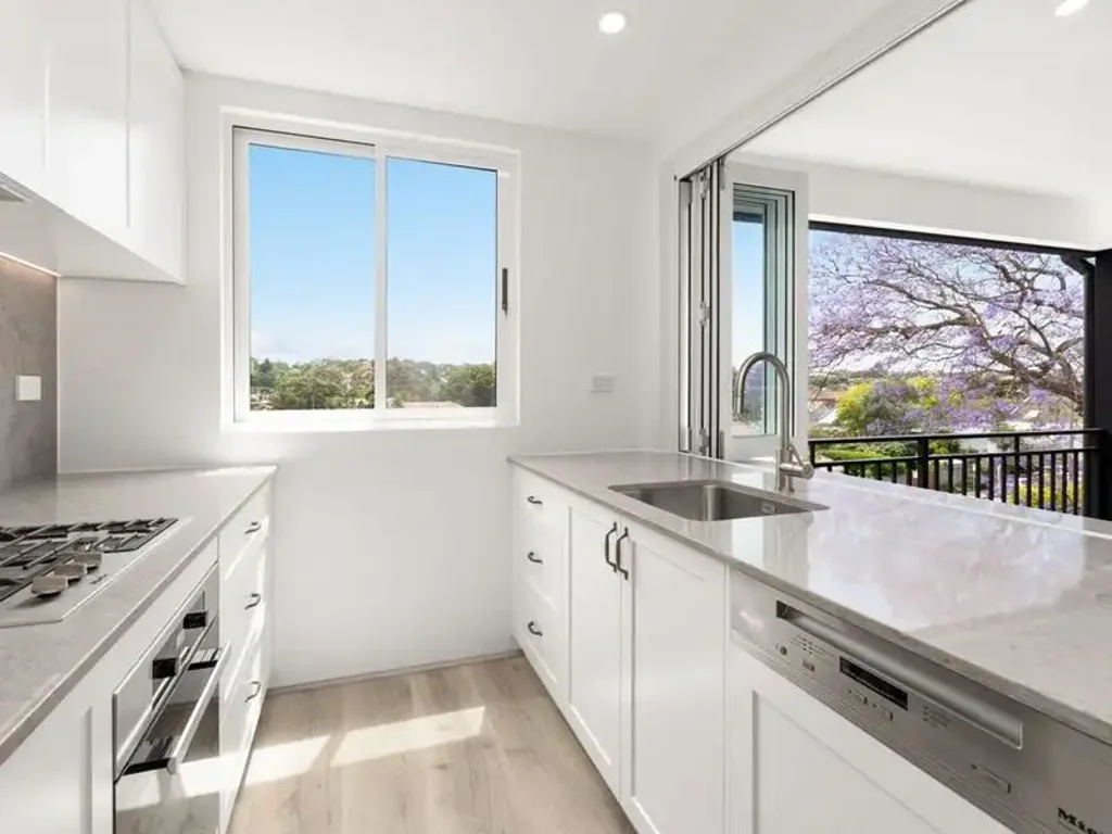 DEPOSIT RECEIVED: Sophisticated Beach Side Living