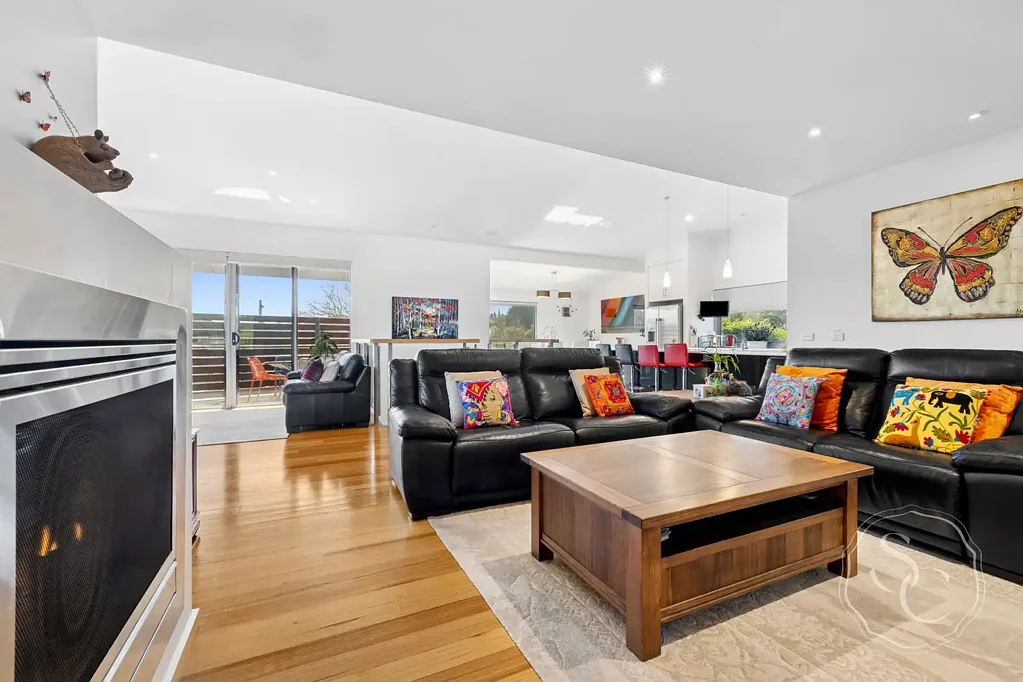 Daylesford 3 Bedroom Unexpected Oasis - Resort-Style Living in Daylesford's lake district & township convenience