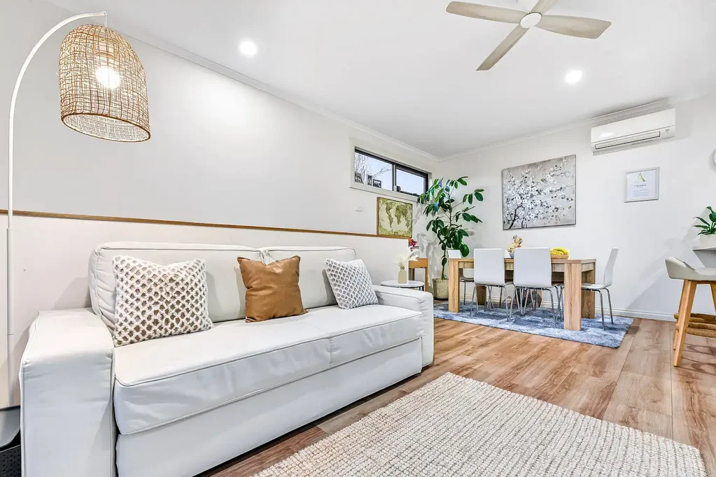 Noble Park 3Kwarto The Brief: Charming Street Front Townhouse in the Heart of Noble Park