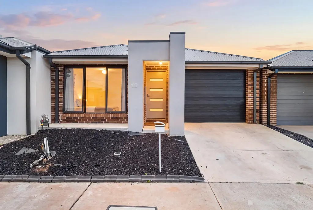 Rockbank 3房  Modern, Low-Maintenance Living in a Prime Location