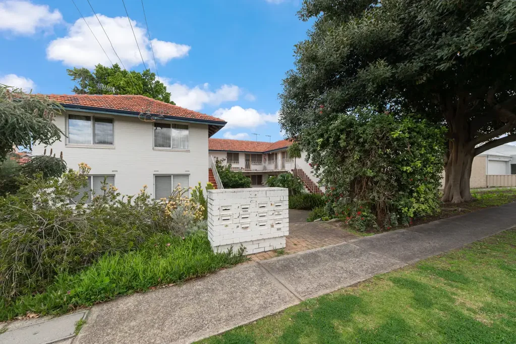 Maylands 2房  Stylish Ground Floor End Unit in Boutique Group of 10