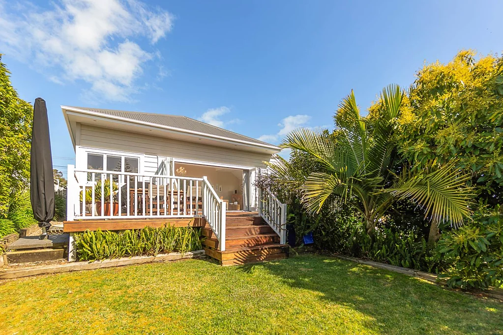 Devonport 4房  BEAUTIFUL VILLA-GREAT BUYING!