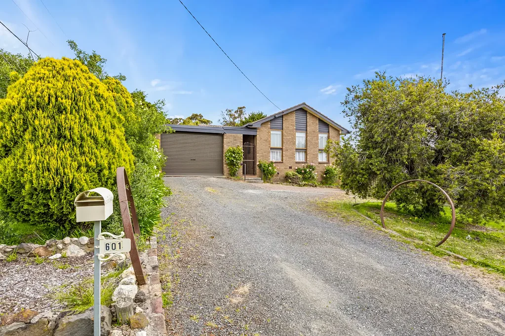 RENOVATED 3 BEDROOM HOUSE IN POPULAR BUNINYONG