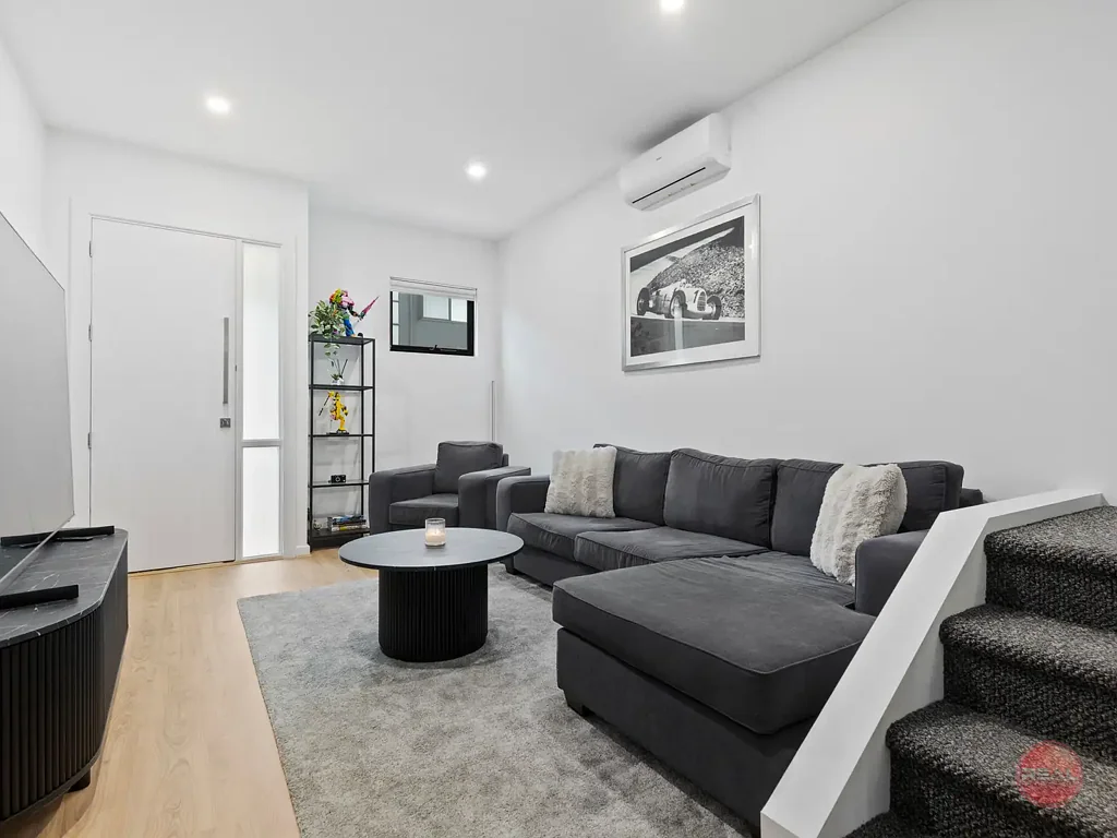 Tonsley 3 Bedroom CONTEMPORARY COMFORT & LOW-MAINTENANCE LIVING AT ITS BEST!!