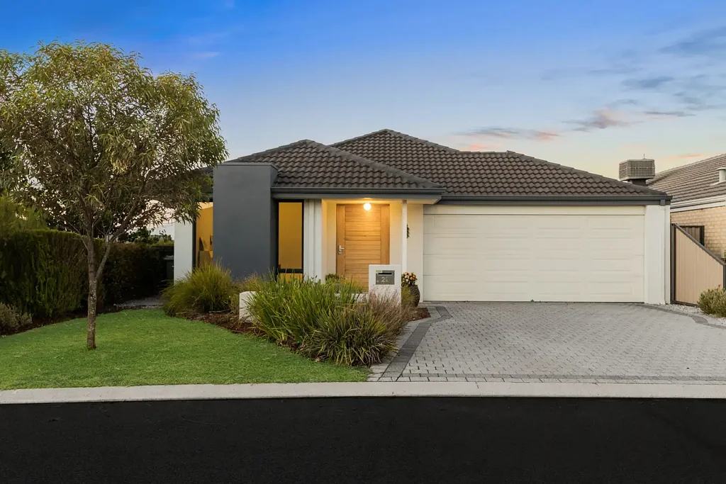 22 Calvera Gardens, Piara Waters, WA 6112