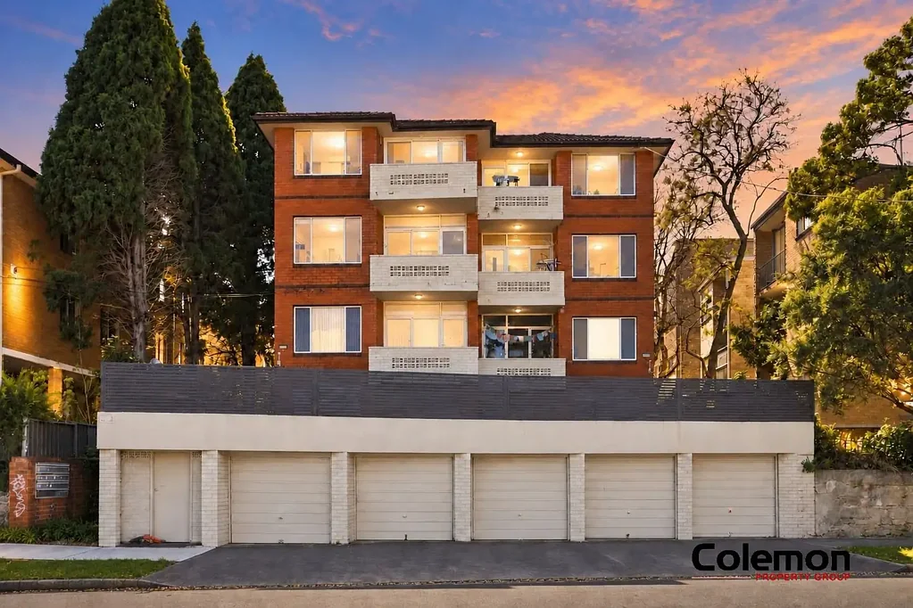 Marrickville 2બેડરૂમ Top Floor Renovated Unit in Prime Convenient Location