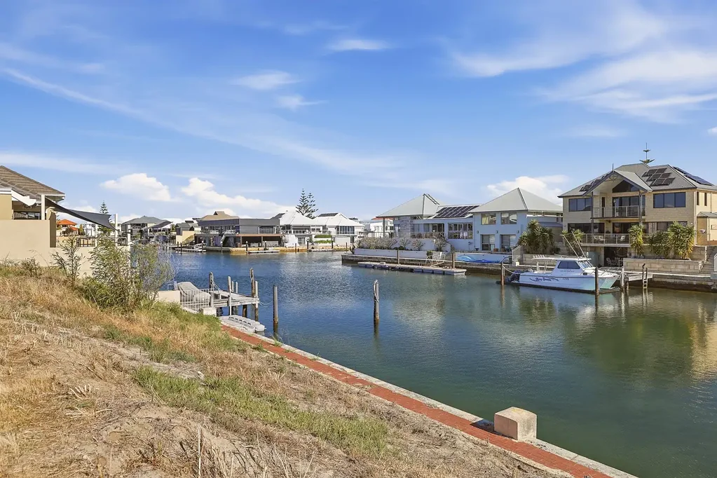 Wannanup Build Your Dream Canal-Side Lifestyle