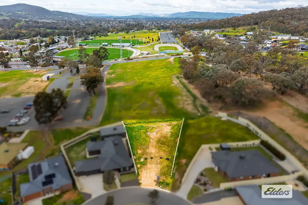 33 Harry Crescent, Hamilton Valley, NSW 2641