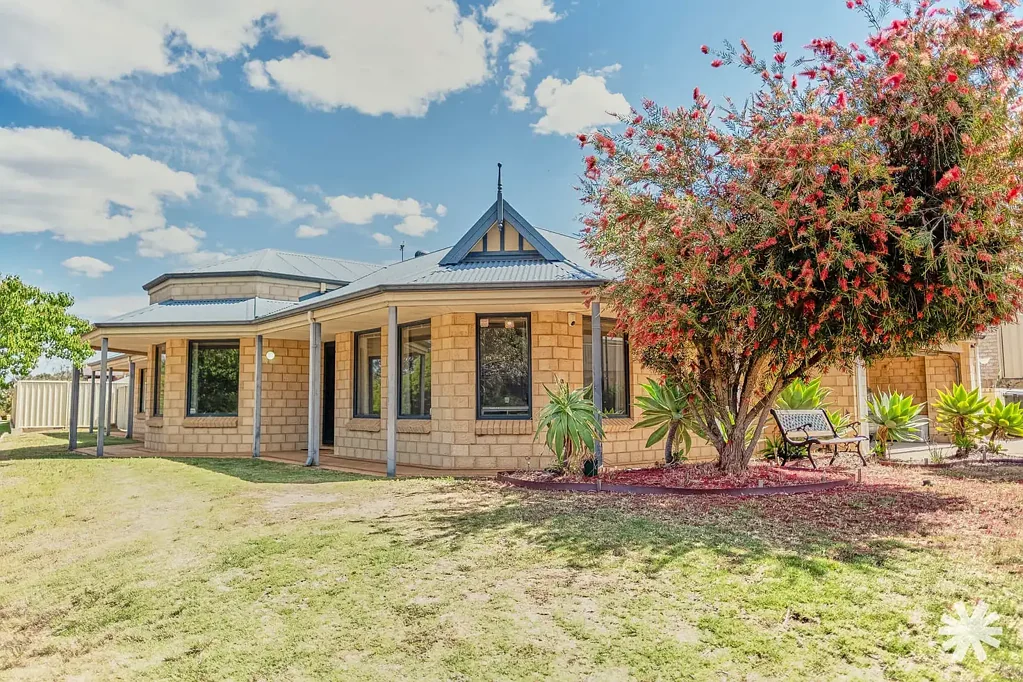 14 Campion Fairway, Lakelands, WA 6180