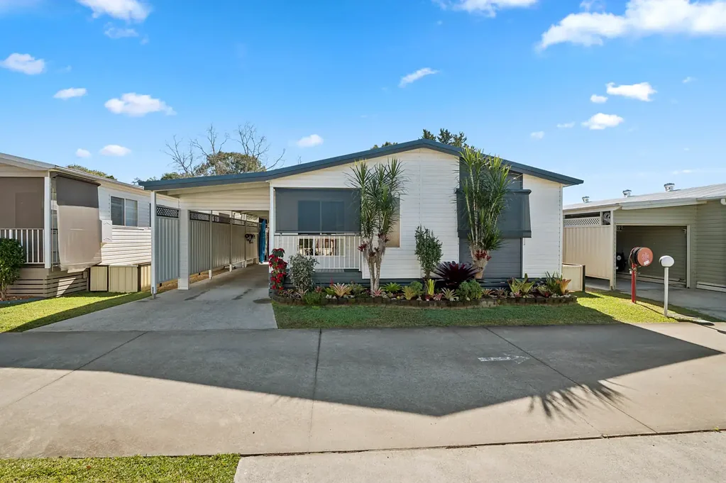 Bonville 3 Bedroom Delightful Over 50s Home in Bonville - $500,000 to $510,000