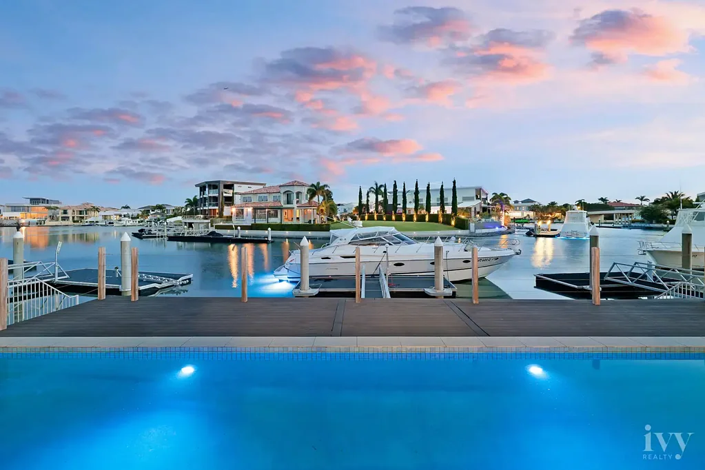 Paradise Point 5 Slaapkamer Relaxed, Private Waterfront Haven with an Idyllic Outlook