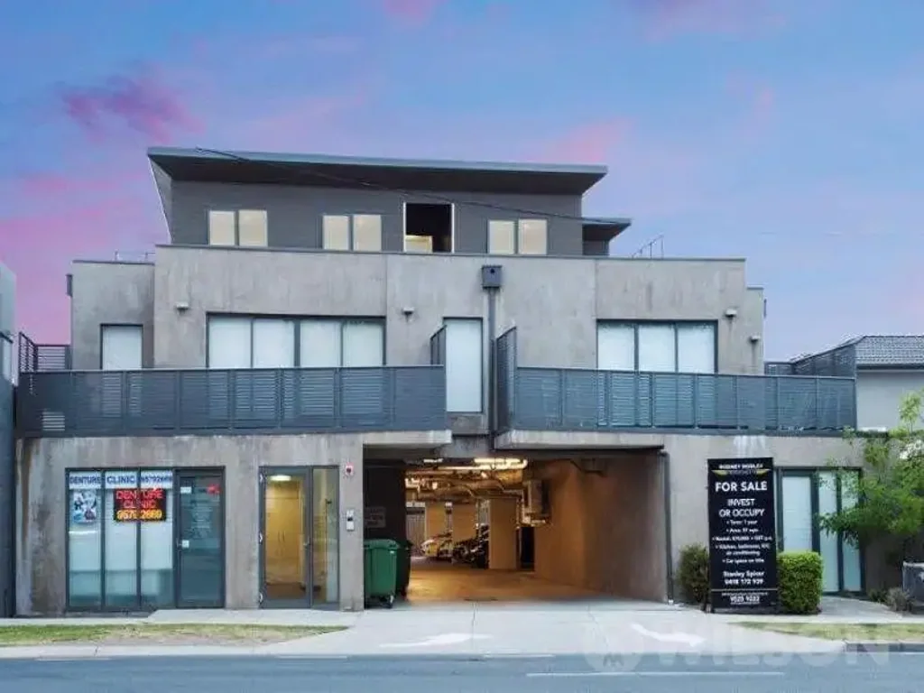 Modern living in a lifestyle location