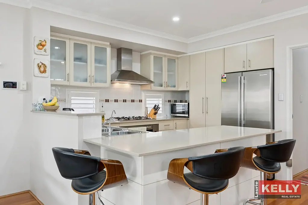 Cloverdale 3Zimmer FINAL CHANCE - LUXURY TWO STOREY RESIDENCE