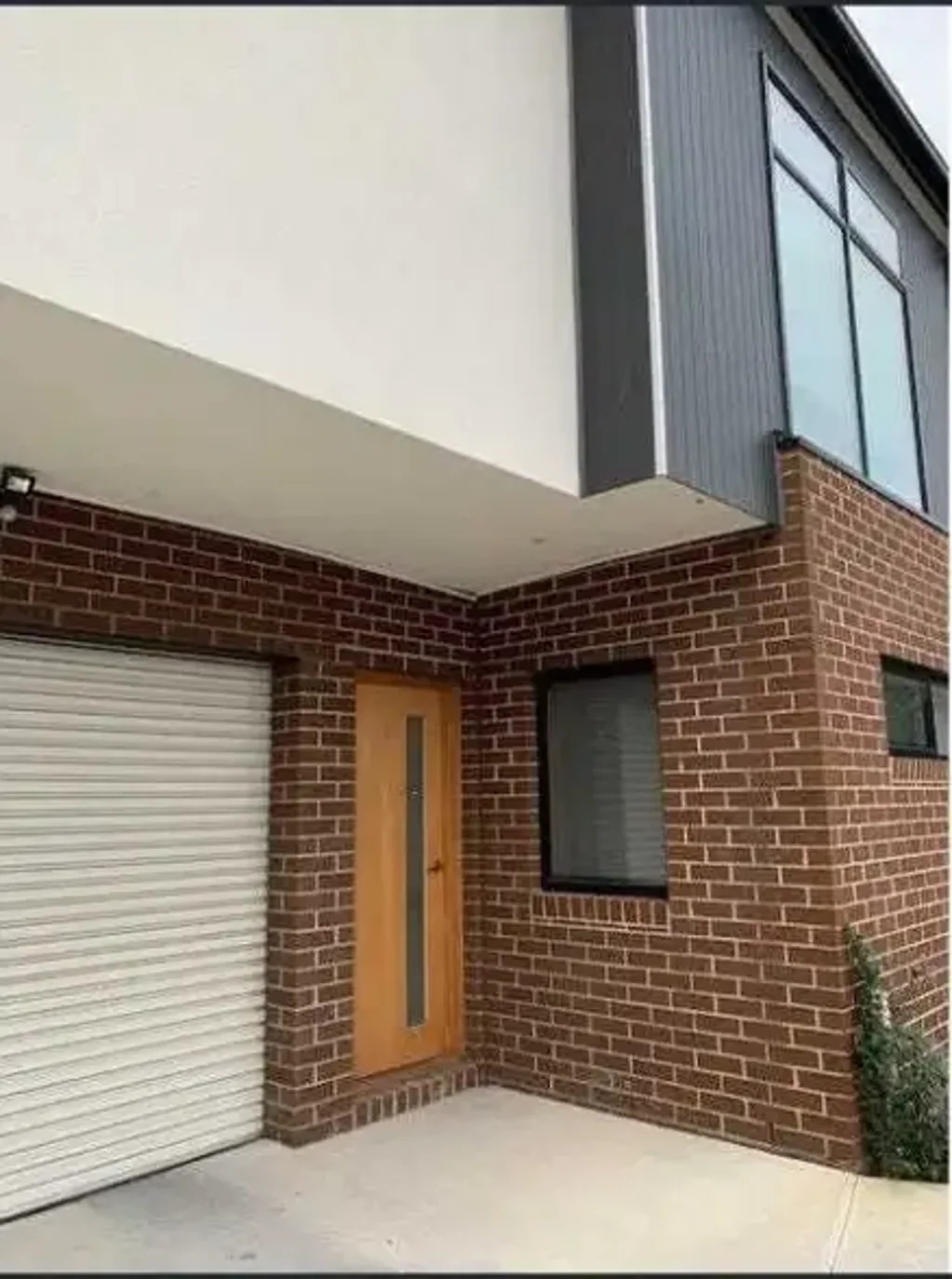 WELL PRESENTED TWO BEDROOM UNIT!