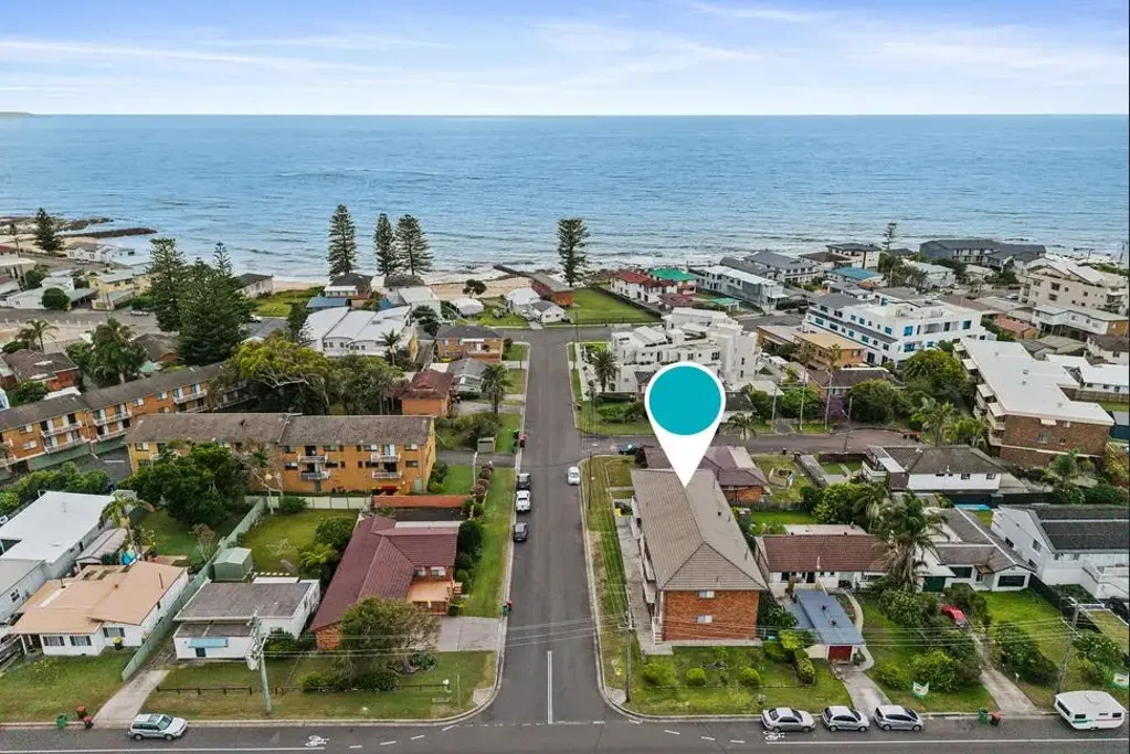 Two Bedroom Apartment Close To The Ocean!