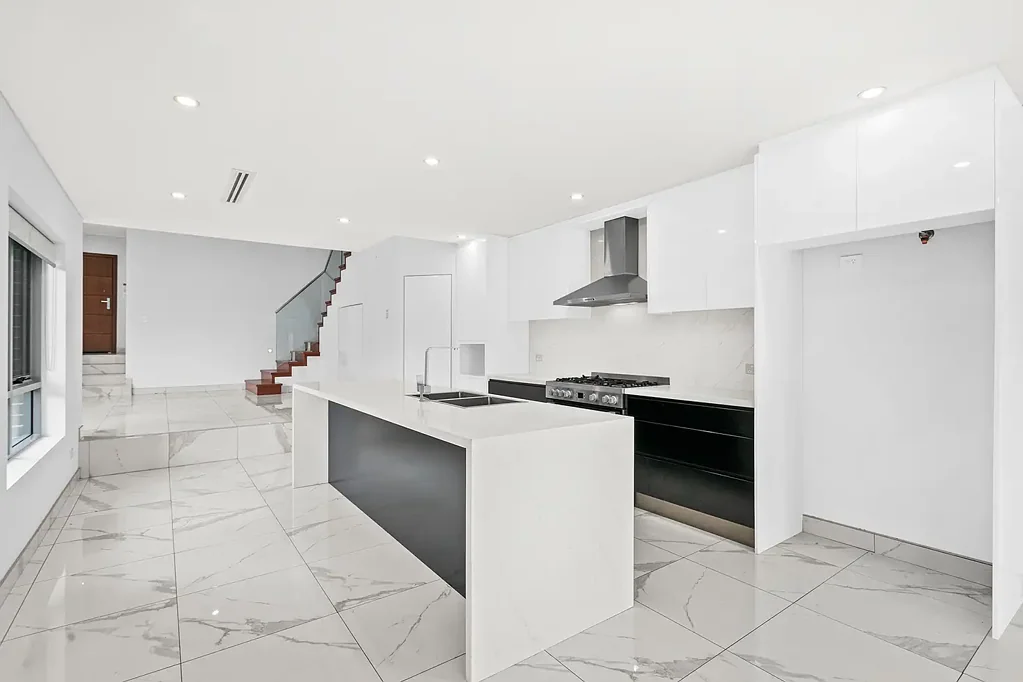 Extra Large & Ultra Modern Duplex