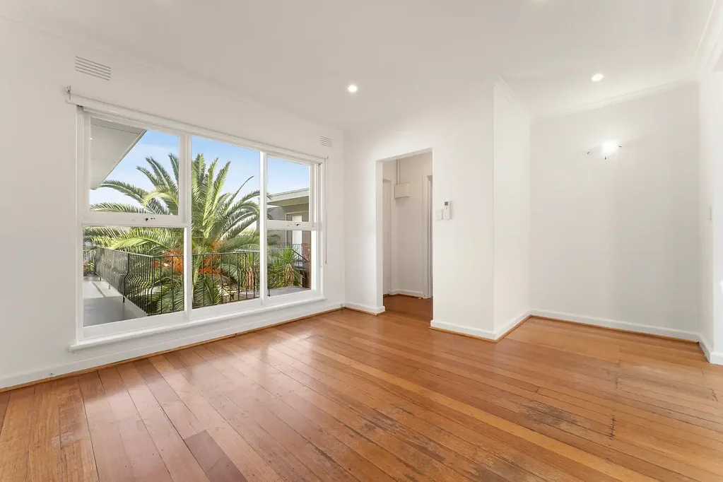Prahran 1Moenga 7.35% rental yield potential. Convenience, connectivity and charm combine seamlessly.