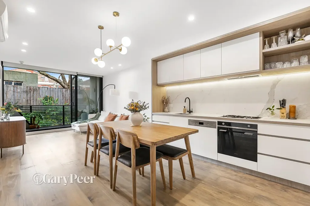 Caulfield North 2 Bedroom Stylish first floor retreat with garden views