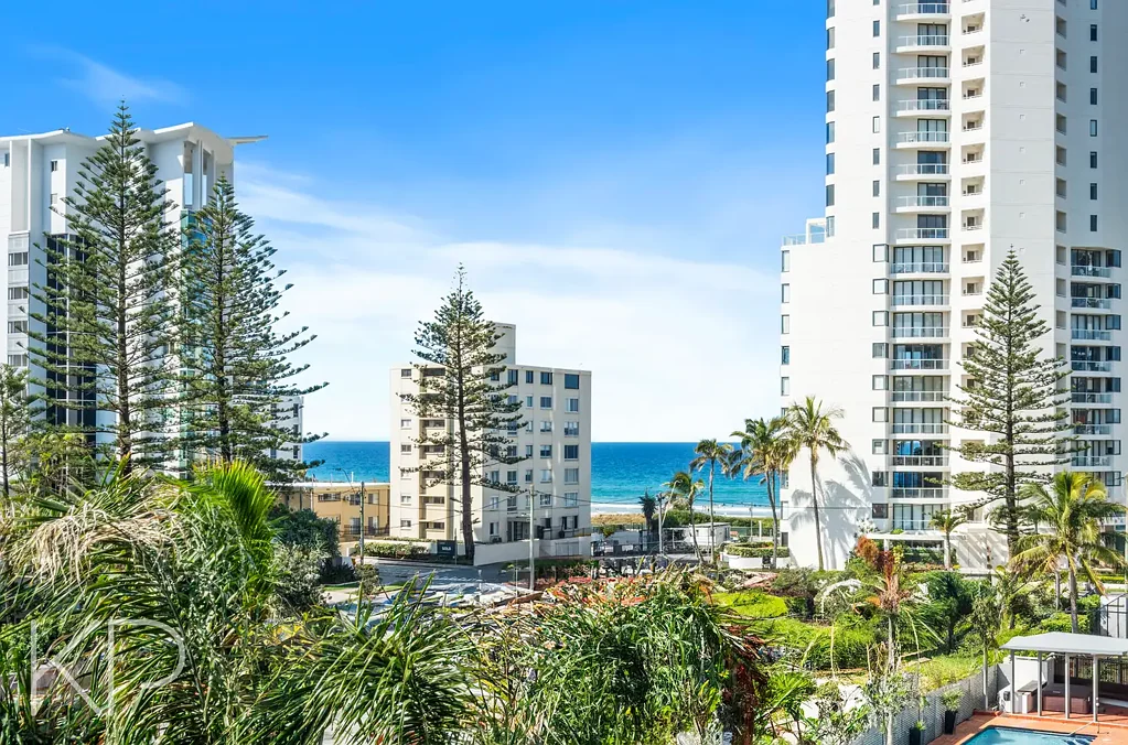Surfers Paradise 2 Bedroom Ultra Trendy Beachside Abode - Pet-Friendly and Perfectly Priced!
