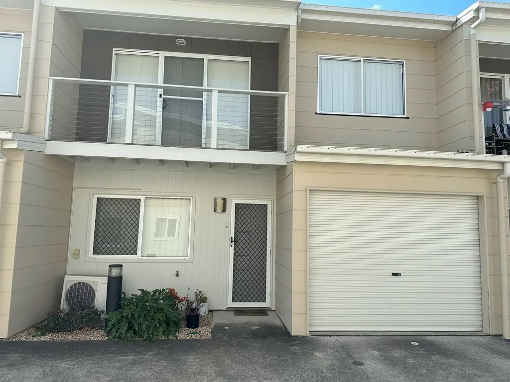 3 BEDROOM TOWNHOUSE