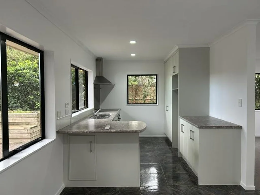 Family Home in the Heart of Matakana Village