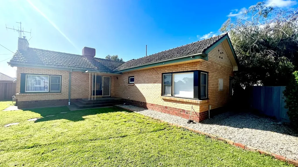 3 BEDROOM HOUSE
